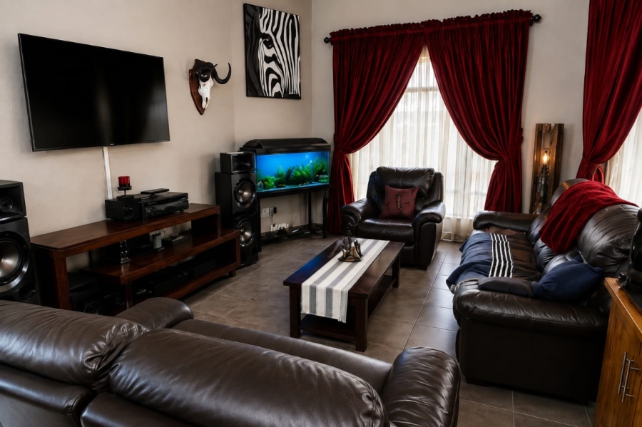 3 Bedroom Property for Sale in Geelhoutpark North West